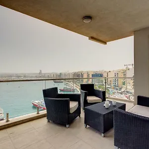 contemporary-luxury-apartment-with-valletta-and-harbour-views.hotelssaintjulians.com/